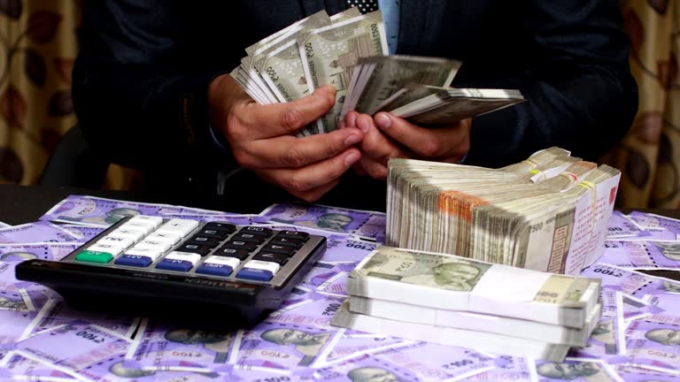 Private Cash Finance